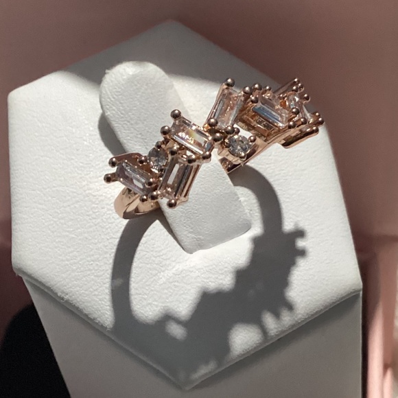 💋Beautiful Rose Gold Baguette DIamond (Lab) Cluster Band - Picture 2 of 16